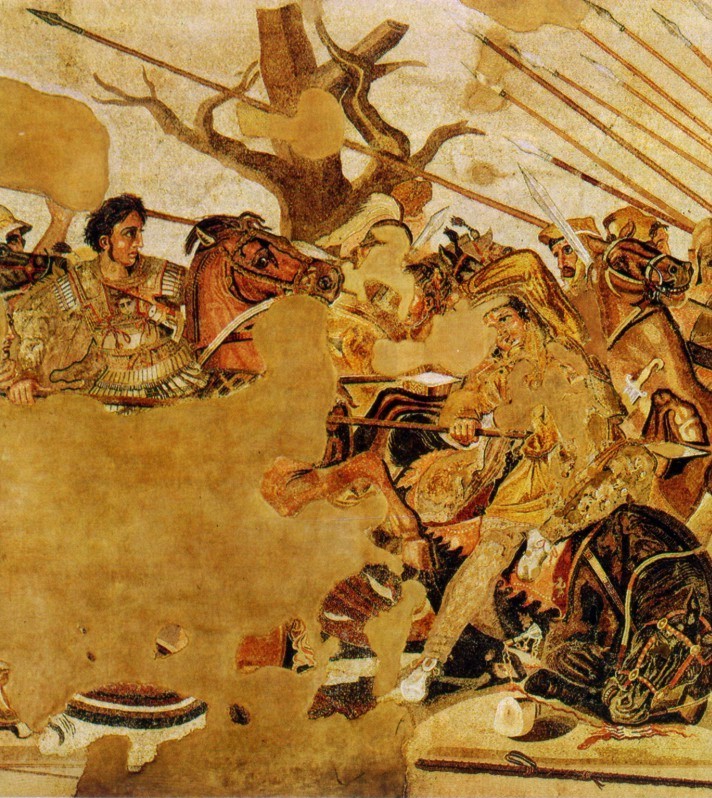 linke Hälfte: Alexander, ohne Helm, auf der Brust das Gorgonenhaupt, mit Blick auf die Gesamtsituation und den entsetzt fliehenden Großkönig vorpreschend